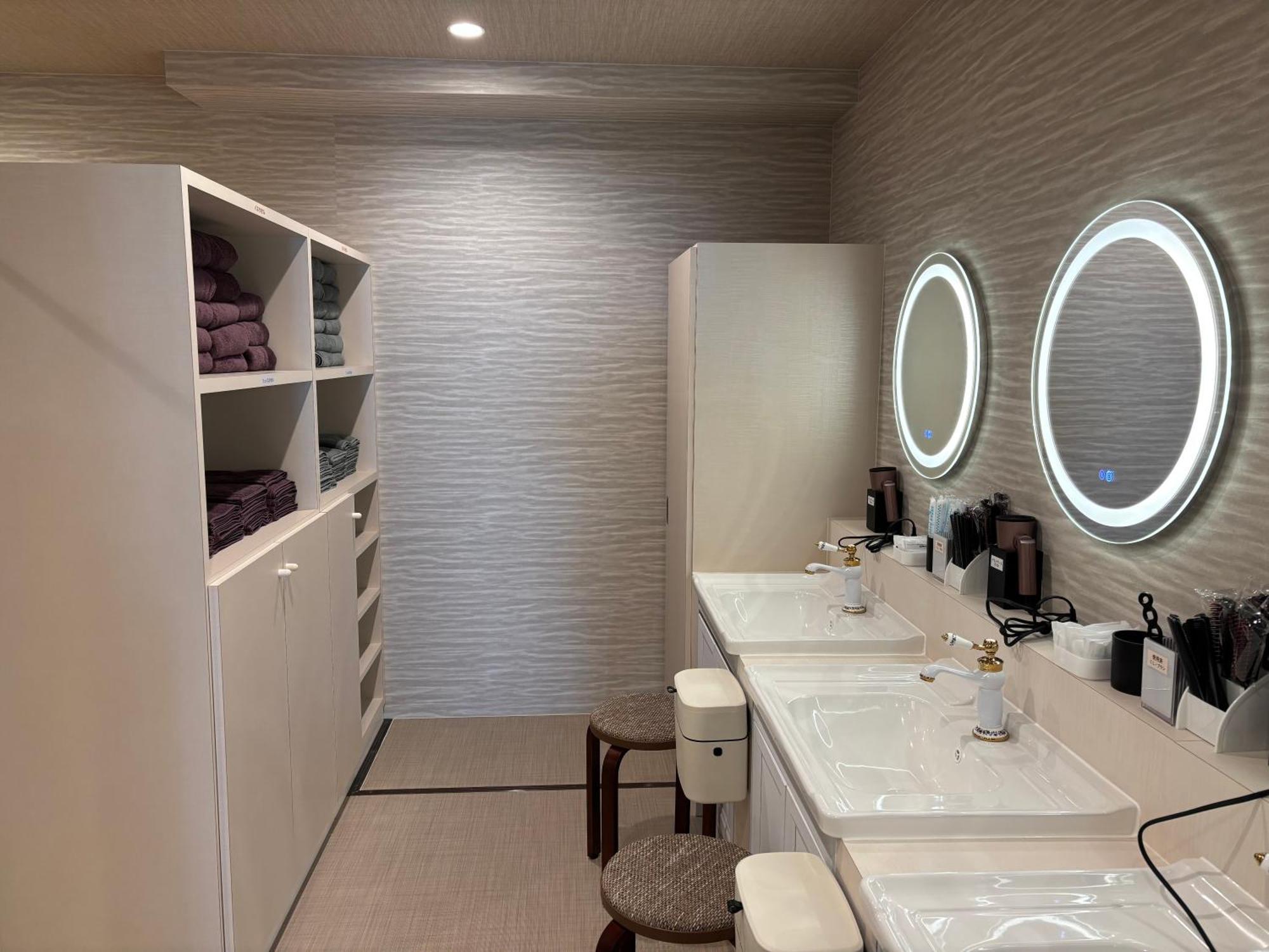 Capsule Hotel Nagasaki Bagian luar foto